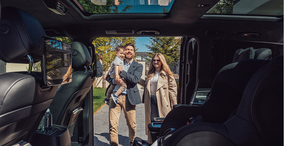 10 เหตุผลทำไมต้องเลือกเช่ารถ Toyota Alphard สำหรับการท่องเที่ยวภูเก็ตแบบครอบครัว